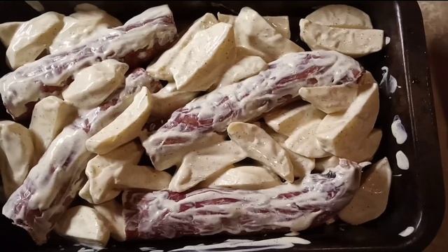 Домашние колбаски/Колбаски с картофелем в духовке/Быстрый и вкусный рецепт