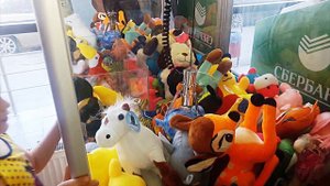 АВТОМАТ С ИГРУШКАМИ ХВАТАЙКА или сколько игрушек можно выиграть за 5 попыток