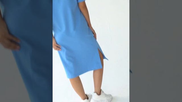 Платье футболка женская голубое с разрезами по бокам, трикотажное платье смотреть онлайн