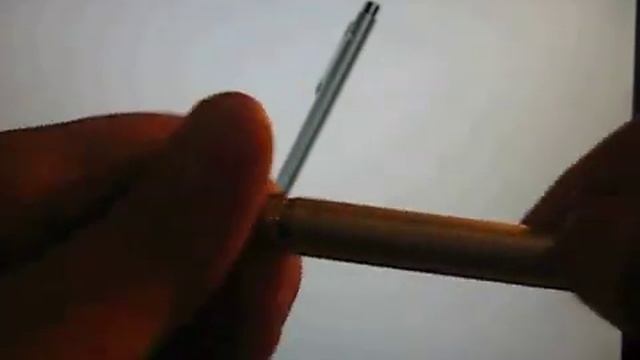 Красная лазерная ручка (2 АА) смотреть онлайн