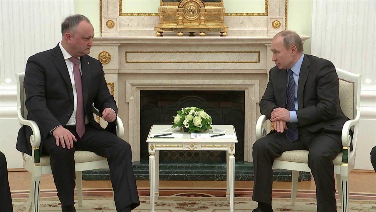 Экономическое сотрудничество России и Молдавии обсудили в Кремле Владимир Путин и Игорь Додон