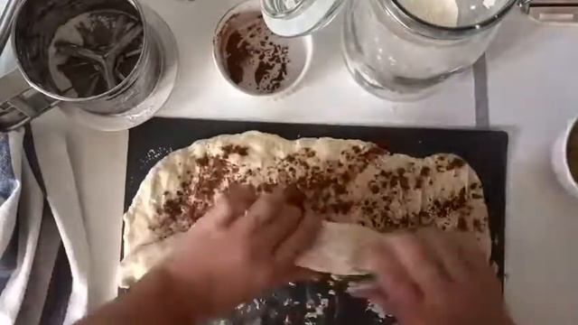 Булочки со сливочным кремом. Рецепт от «Коровки из Кореновки»