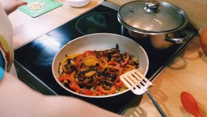 Крахмальная лапша с овощами