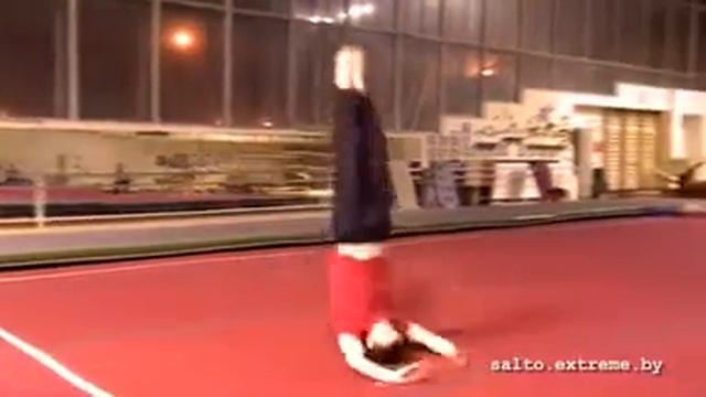 Кувырок назад в стойку на руках www.salto.extreme.by смотреть онлайн