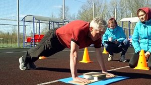 Турнир по скоростным отжиманиям от пола