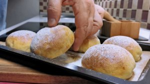 Так БЫСТРО, можно на ЗАВТРАК успеть! Пышные творожные БУЛОЧКИ БЕЗ ДРОЖЖЕЙ, смешали и в духовку!.mp4