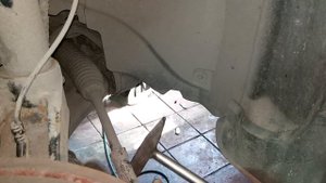 как сорвать рулевую тягу от наконечника / Mazda Ford