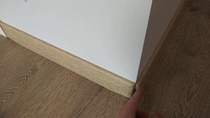 Плинтус МДФ не закрывает щель в ламинате