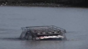 Нива едет под водой  4х4  !