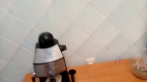 Тестируем кофеварку с Алисой. Варим кофе со сливками.