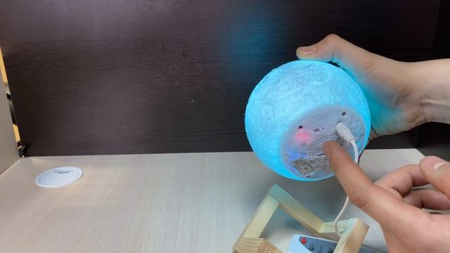 Ночник с Bluetooth колонкой «Луна» смотреть онлайн