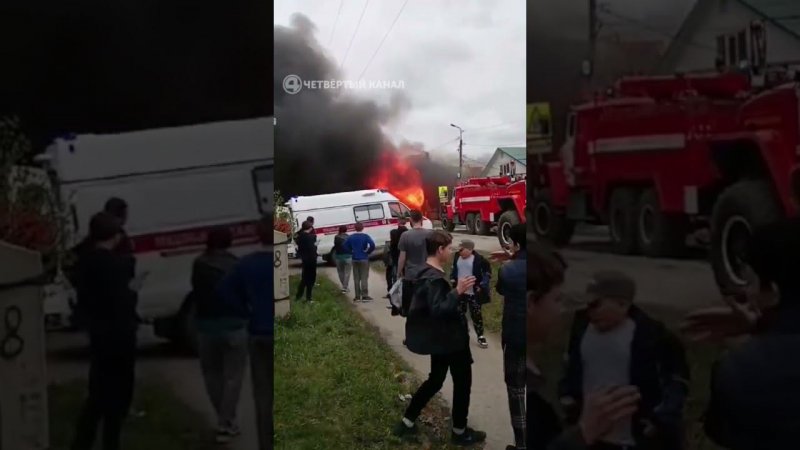 Пожарные против огня в Алапаевске