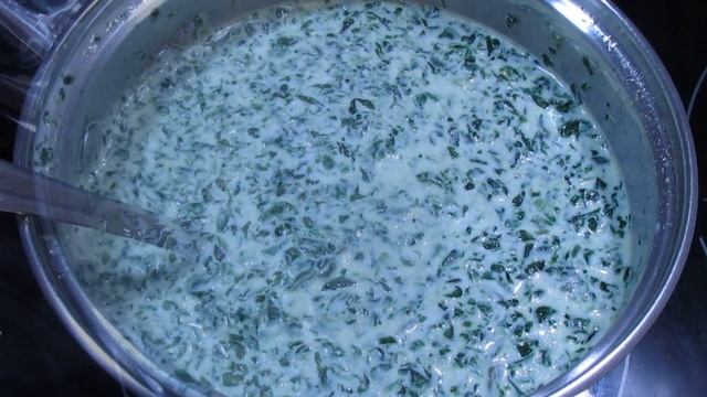 Жареные стейки из телятины и шпинатно-сливочный соус. Что приготовить на обед? смотреть онлайн