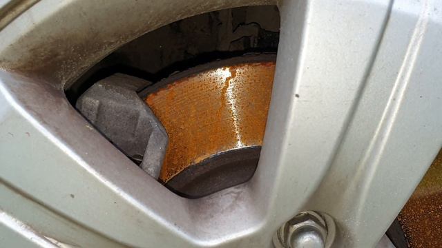 Почему нельзя резко трогаться с места после длительной стоянки автомобиля? смотреть онлайн