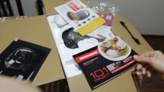 Распаковка - Мультиварка Redmond RMC-03 смотреть онлайн