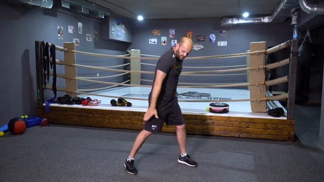 Правый прямой удар на отходе / Easy Boxing #14. Как правильно бить удар на отходе