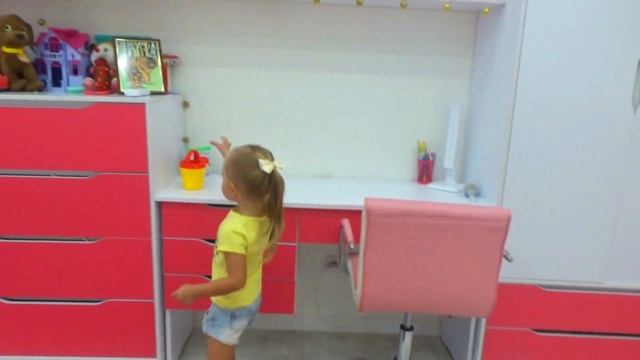 Мама осталась без волос? Маргарита учится делать причёски. Лера как Няня смотреть онлайн