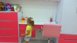 Мама осталась без волос? Маргарита учится делать причёски. Лера как Няня