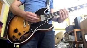 Ibanez Walking Jazz - Impro with Gibson Midtown Custom and VOX AC15 CC1