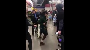 Флешмоб в Сыктывкаре, связывают девушку