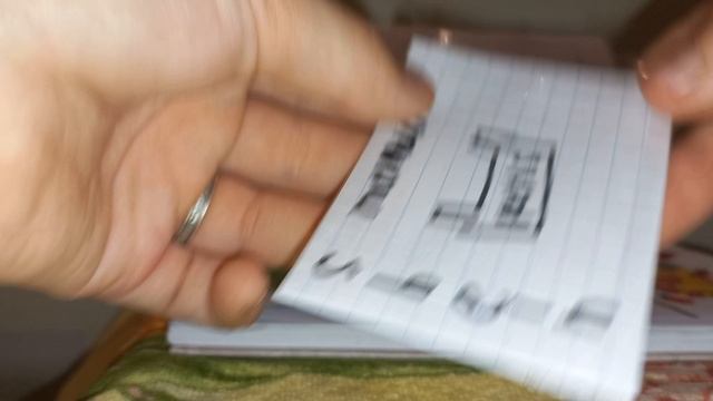 распаковка бумажных сюрпризов