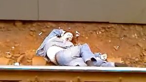 Человек попал под электричку