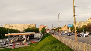 Народная улица в Санкт-Петербурге, въезд на Володарский мост со стороны правого берега реки Невы...