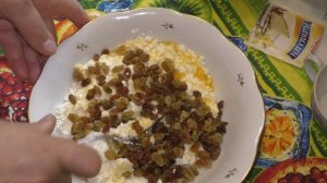 яблоки, запечённые в духовке с творогом и изюмом