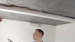 Обзор кварцвинилового покрытия для пола. Правильный монтаж натяжных потолков / Обзор компаний Тюмен