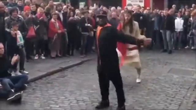 прикольный танец в роли Иисуса Христоса смотреть онлайн