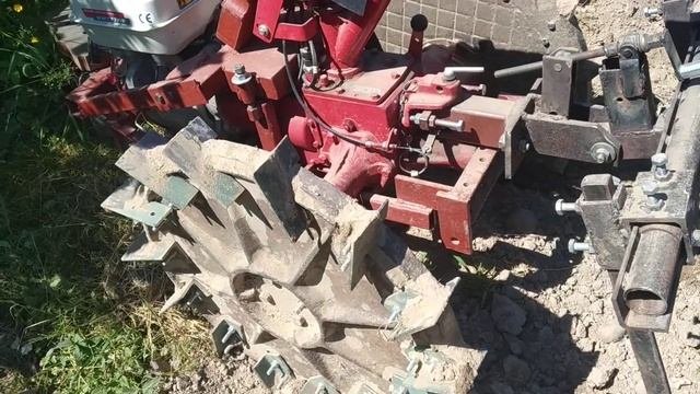 Испытание новых самодельных грунтозацепов. Окучивание 2021 мотоблоком Мтз09Н-02