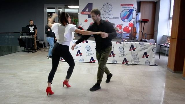 Антон Боченков и Хван Ирина Сальса Salsa смотреть онлайн