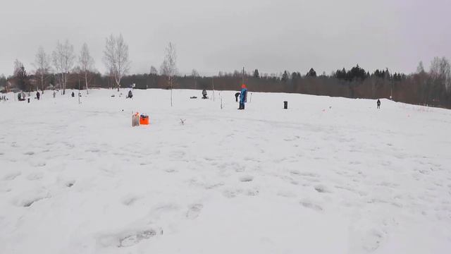 8 марта. Рыбалка на платном водоеме. смотреть онлайн