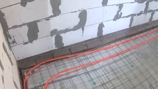 РАЗОБРАЛ ТЕПЛЫЙ ПОЛ . Переделка теплого пола и водопровода в бане своими руками смотреть онлайн