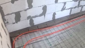 РАЗОБРАЛ ТЕПЛЫЙ ПОЛ . Переделка теплого пола и водопровода в бане своими руками