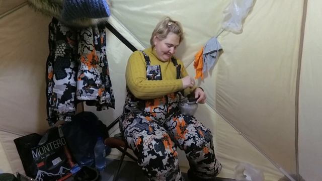 Ловим корюшку на озере Имандра. Губа Кислая. смотреть онлайн