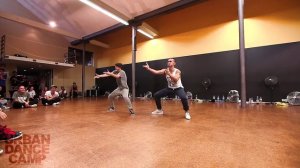 Парный танец под Майкла Джексона