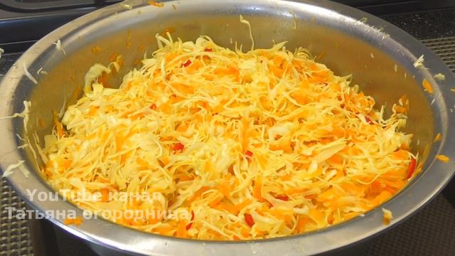 Повторяю каждый год! Перец с хрустящей капустой и овощами в томатном соке, фаршированный на зиму. смотреть онлайн