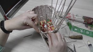 ЗАГИБКА РОЗГА. Плетение из газетных трубочек