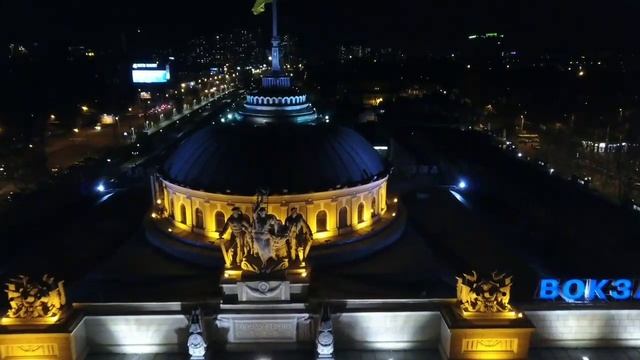 Ночная Одесса: вид с высоты на железнодорожный вокзал смотреть онлайн