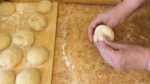 Булочки к чаю из сдобного теста на закваске