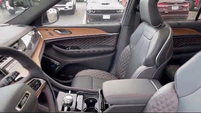 2023 Jeep Grand Cherokee 4xe Summit Reserve Portage Baraboo Pardeeville Endeavor Madison смотреть онлайн