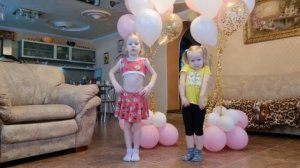 Агата и София танцуют новый танец "Да да сказала голова"