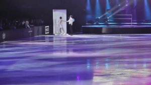 Art on Ice 2016 Meryl Davis & Charlie White with Jessie J - Flashlight