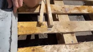 Производство ритуальной бетонной оградки и столба – расформовка