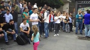 Выступления для детей. Поют на улице. Тбилиси თბილისის ცირკი