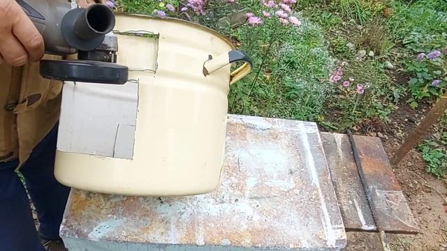 Ни в коем случае не выбрасывайте старую ненужную кастрюлю. Получилась печь для саджа своими руками. смотреть онлайн