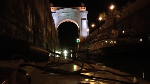 Как проходить шлюзы на маломерном судне.