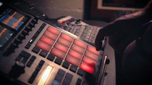 Beat Making: with Native Instruments Crate Cuts expansion. Maschine MK3. Boom bap, hip-hop, lofi