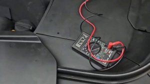 Как не посадить 12в аккумулятор за отпуск на Zeekr 001 и заряжается ли 12v аккумулятор на зарядке?